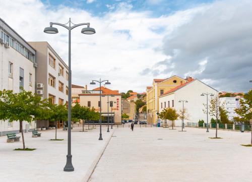 DPH Drniš pomaže Josipu i Anđeli (18 i 15), bratu i sestri oboljelima od raka