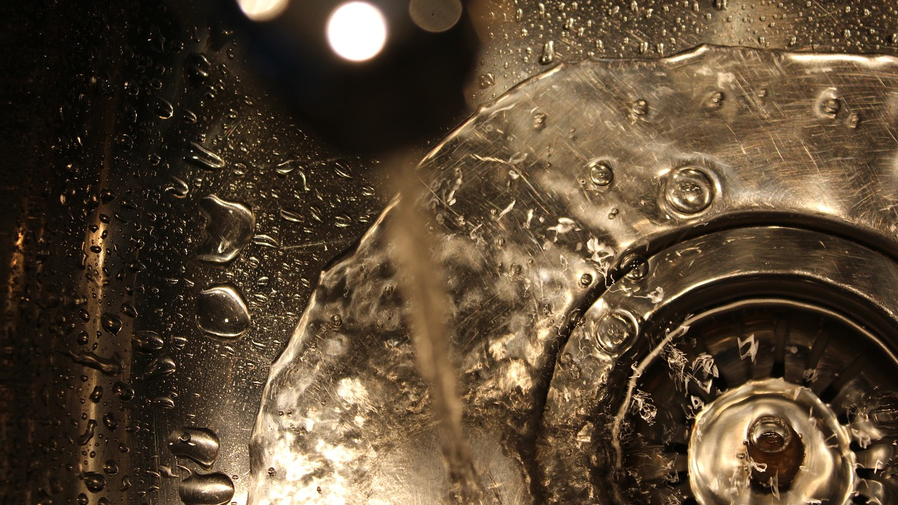 Vodoinstalateri upozoravaju: Ove četiri stvari nikada ne izlijevajte u odvod