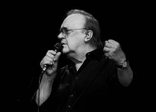 Na današnji dan 1938. godine rođen je Arsen Dedić, tradicionalni koncert večeras ispred katedrale