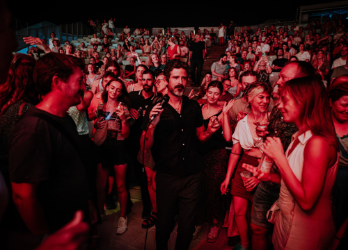 Devendra Banhart na sv.Mihovilu rasplesao publiku već prvom pjesmom: 'Ovo mjesto je pravi dragulj'