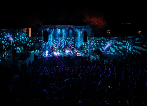 Fotografija 3 - Devendra Banhart na sv.Mihovilu rasplesao publiku već prvom pjesmom: 'Ovo mjesto je pravi dragulj'