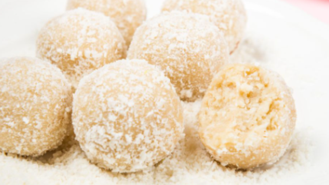 Kuglice od kokosa i limuna: Brzinski ljetni desert koji se ne peče