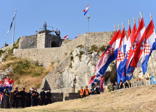 Ususret Danu pobjede: Plaća u Kninu 26 posto manja od državnog prosjeka