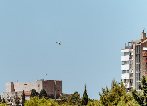 Fotografija 15 - Požar i dalje aktivan, no pod kontrolom je vatrogasaca: Izgorjela je površina od oko 3,5 hektara