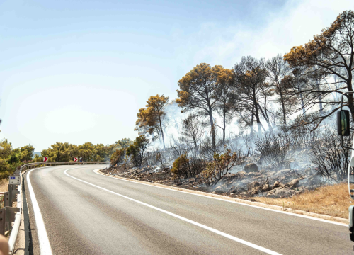Fotografija 25 - Požar i dalje aktivan, no pod kontrolom je vatrogasaca: Izgorjela je površina od oko 3,5 hektara