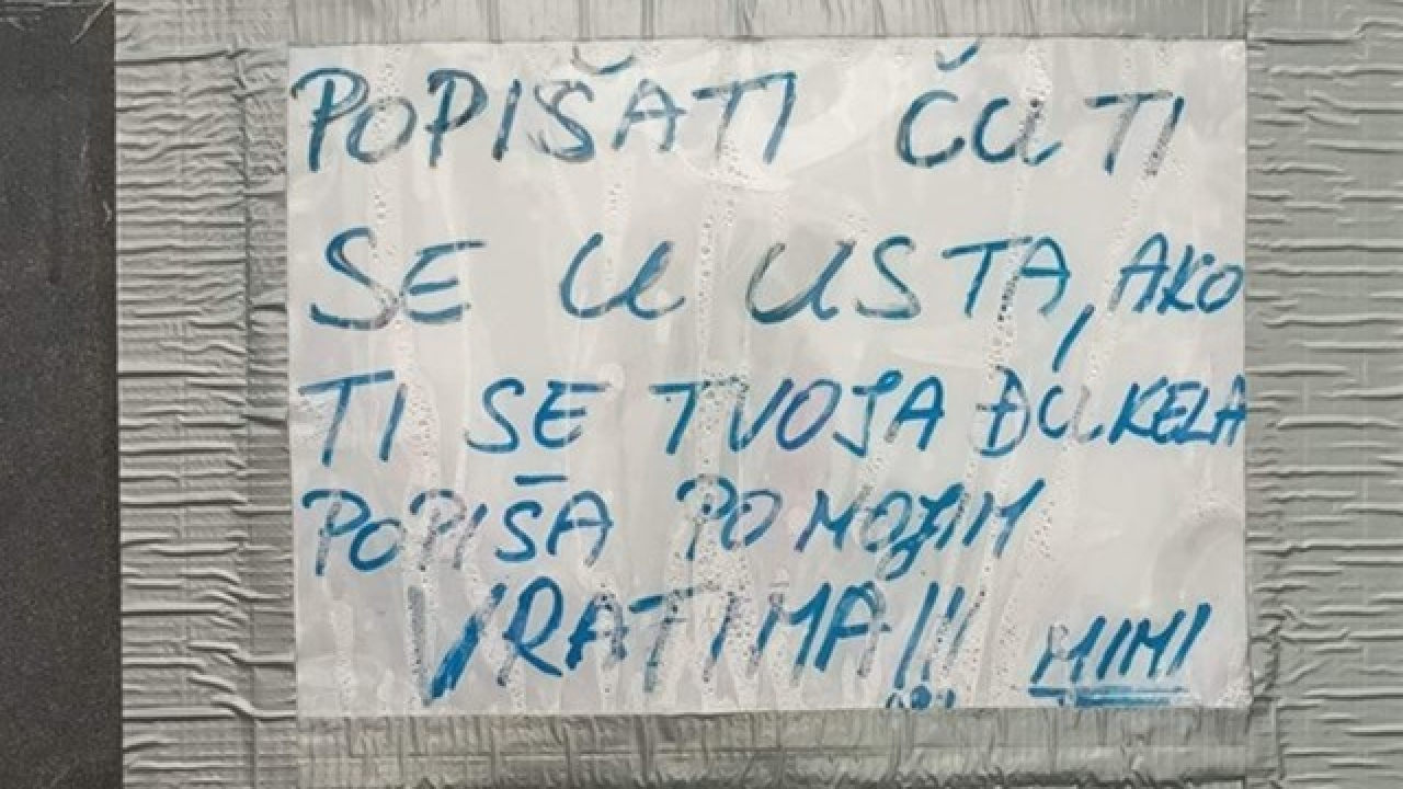 Mrežama se širi poruka fotkana u portunu zgrade u Šibeniku