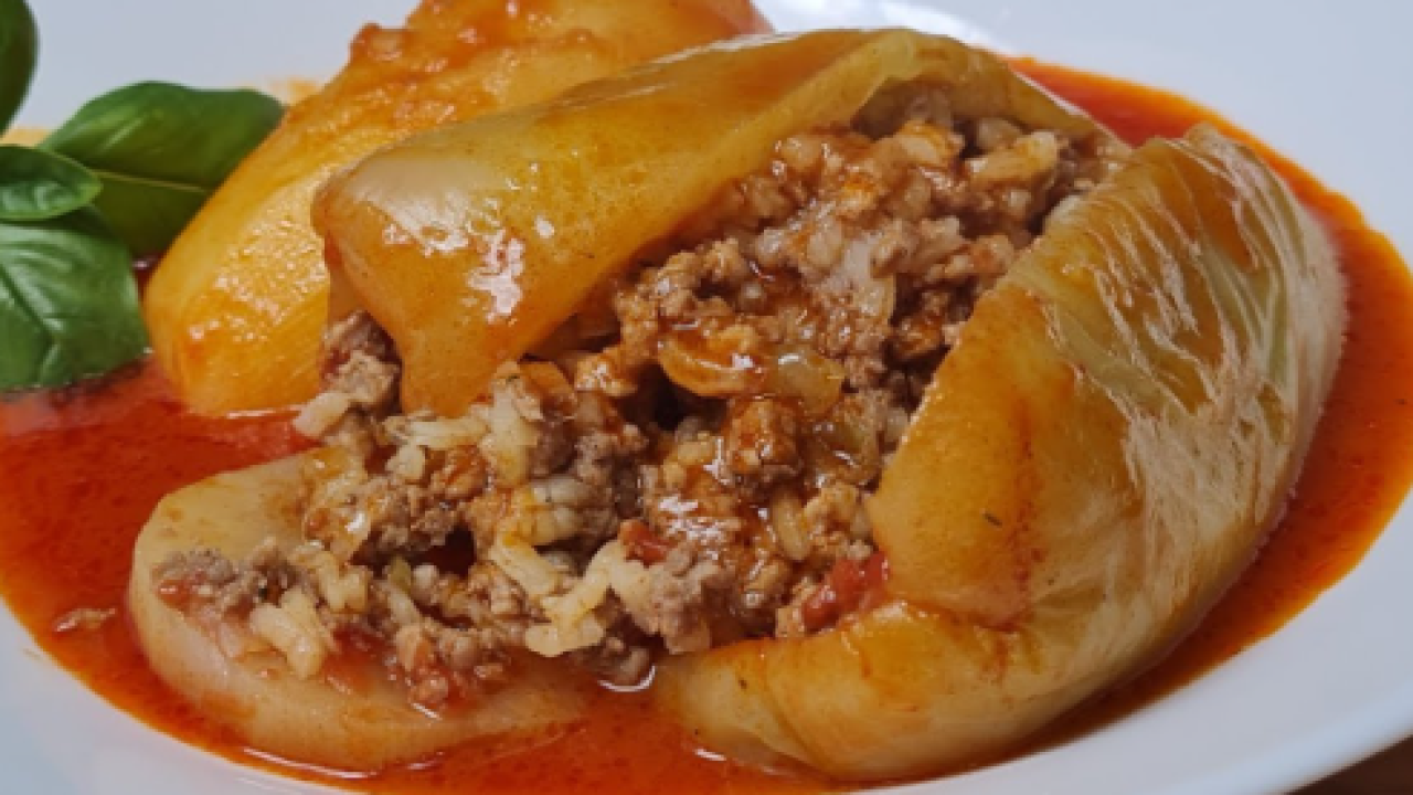 Recept za punjene paprike koji ćete sačuvati u obiteljskoj kuharici