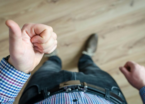 Imate li ravan ili zakrivljen palac? Njegov oblik otkriva vašu pravu osobnost