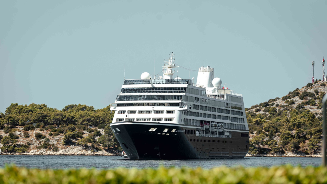 U Šibenik danas uplovila dva kruzera