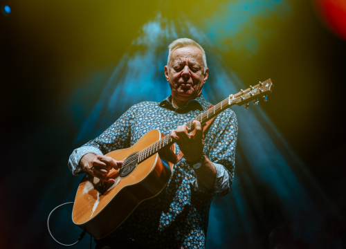 Gitaristička legenda Tommy Emmanuel na Mihovilu oduševio sviranjem tri dionice istovremeno