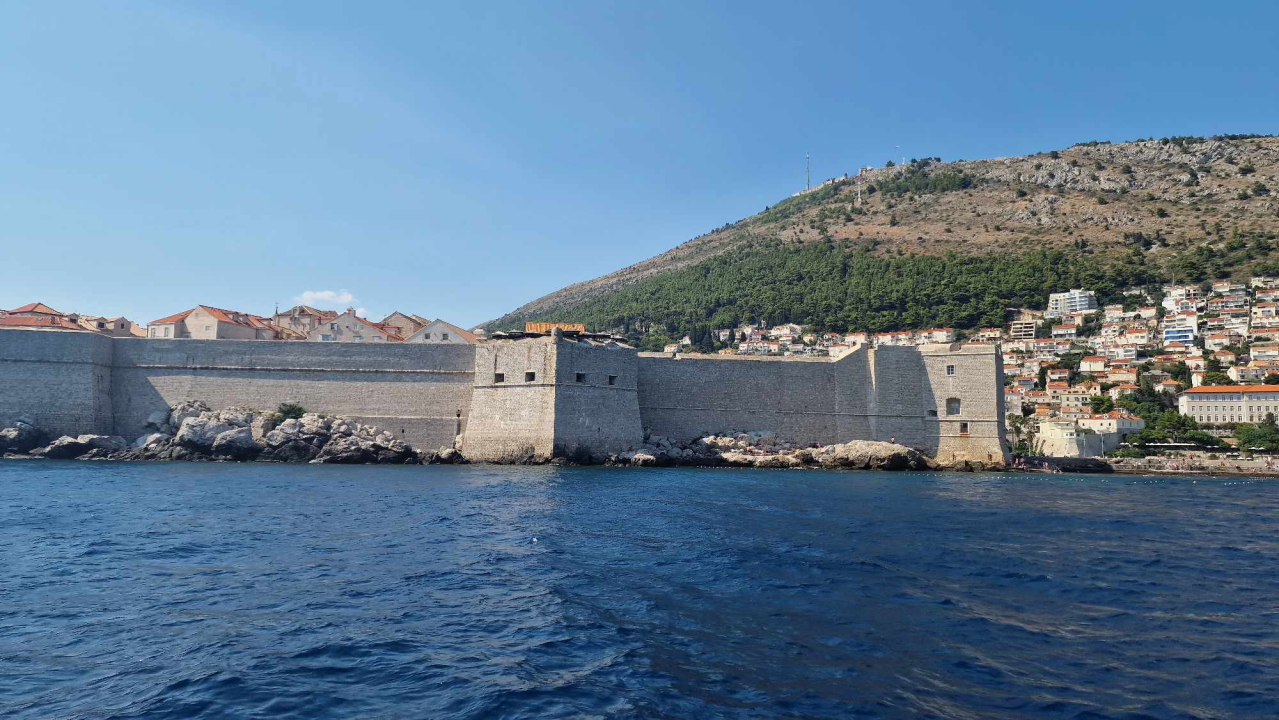 Morska avantura  ŠibenikIN-a: Tjedan dana jedrenja do Dubrovnika, prekrasnih otoka i vala uz nezaboravnu igru dupina