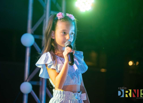 Fotografija 5 - Jakov Marjanović s Rim Tim Tagi Dim pobjednik Minifesta Radio Drniša