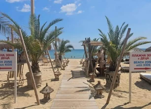 Fotografija plaže s dijelom za ljude bez djece podijelila javnost, što mislite?