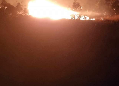 Fotografija 2 - Vatrogasci cijelu noć na požarištima: I dalje gori na Crvenoj zemlji kod Knina