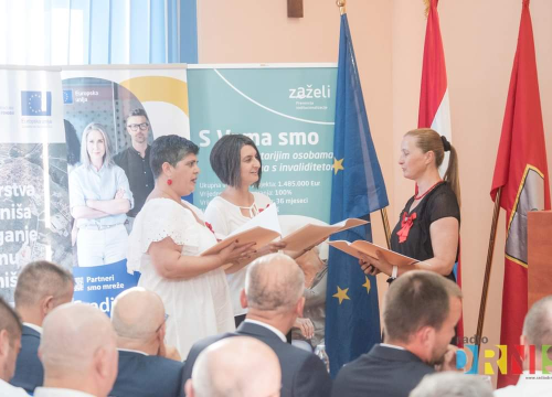 Fotografija 2 - Na svečanoj sjednici drniškog Gradskog vijeća uručene nagrade ovogodišnjim laureatima