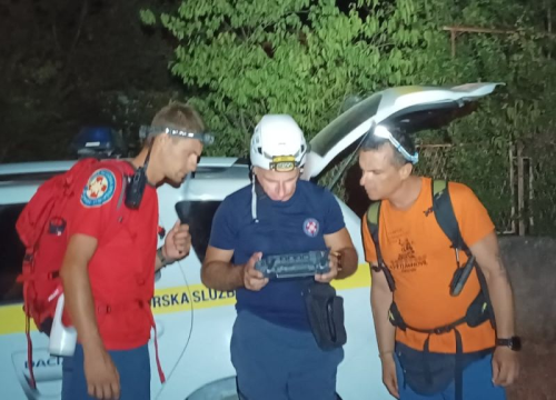 Fotografija 5 - Sretan kraj potrage: U skradinskom zaleđu noćas pronađen izgubljeni stariji muškarac