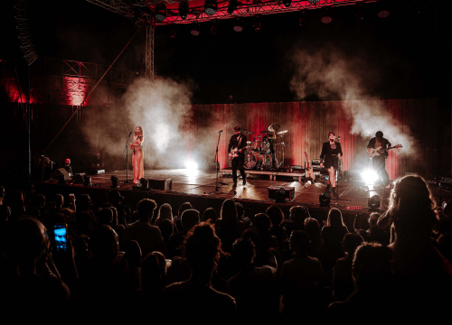 Fotografija 4 - Silente ‘pronašli način’ i raspjevali rasprodanu tvrđavu sv. Mihovila