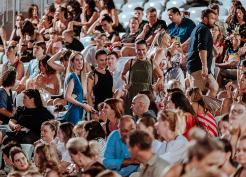 Fotografija 14 - Silente ‘pronašli način’ i raspjevali rasprodanu tvrđavu sv. Mihovila