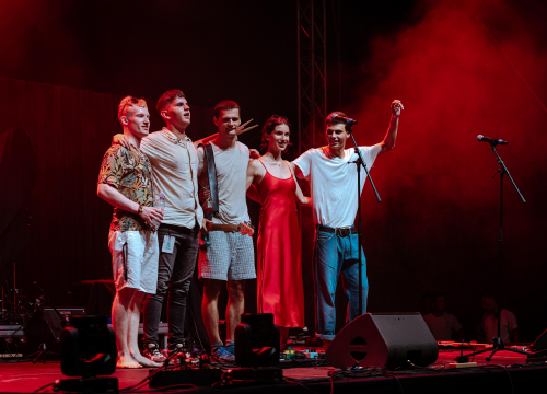 Fotografija 21 - Silente ‘pronašli način’ i raspjevali rasprodanu tvrđavu sv. Mihovila