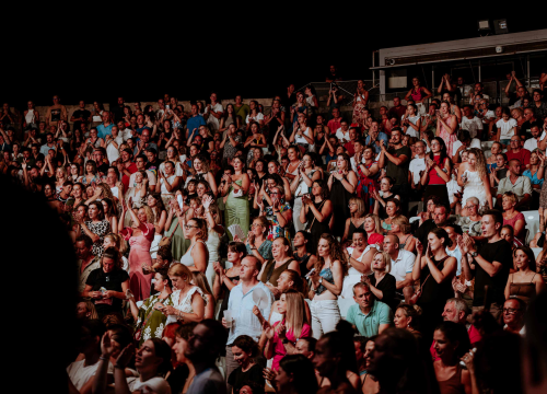 Fotografija 28 - Silente ‘pronašli način’ i raspjevali rasprodanu tvrđavu sv. Mihovila