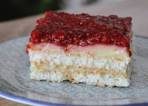 Deset minuta posla i samo četiri sastojka: Ovaj sočni kolač vrijedi isprobati