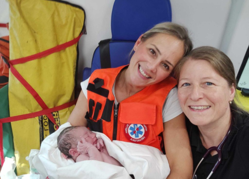 Porodio suprugu pred kućom, uspjela je i davati upute: 'Rekla mi je da uhvatim dijete, da izlazi...'