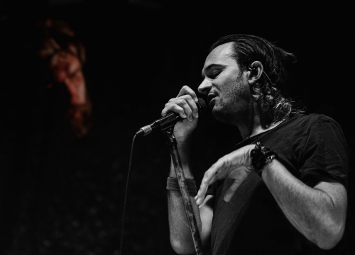 Editorsi održali fantastičan koncert u Šibeniku, nije ih omeo ni vjetar ni kiša