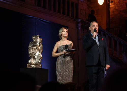 Fotografija 2 - Skandal se ne stišava: Nesuđena pobjednica Šibenske šansone ima poruku za Grdovića