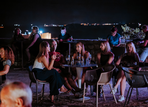 Fotografija 15 - Black Coffee i Ana Uršula Najev na rasprodanom Baroneu: Spoj mladosti i iskustva