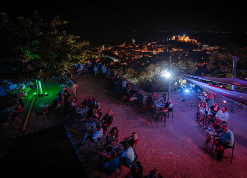 Fotografija 4 - Black Coffee i Ana Uršula Najev na rasprodanom Baroneu: Spoj mladosti i iskustva