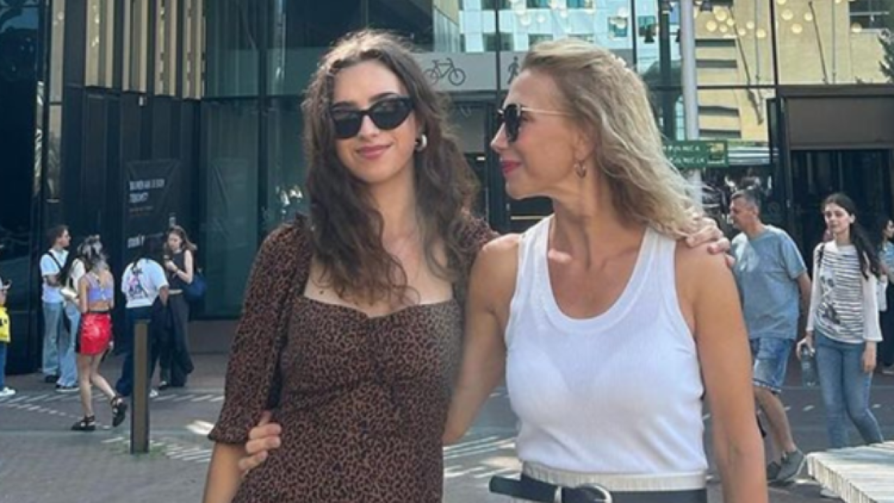 Ecija Ojdanić objavila fotke s kćeri Cvitom: 'Evo je na prvoj godini studija'