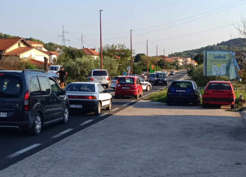 Prometna nesreća u Bilicama, vozač motora odvezen u bolnicu