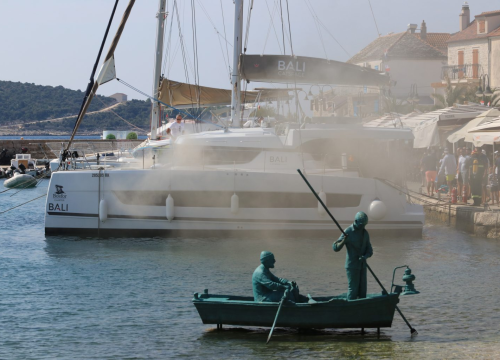 Fotografija 3 - Gotov očevid u Primoštenu: Šteta na katamaranu nakon požara pola milijuna eura