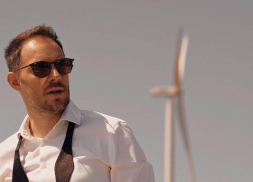 Filip Hozjak predstavio spot za svoj prvi solo singl 'Obale dvije' kojega je predstavio na Šansoni