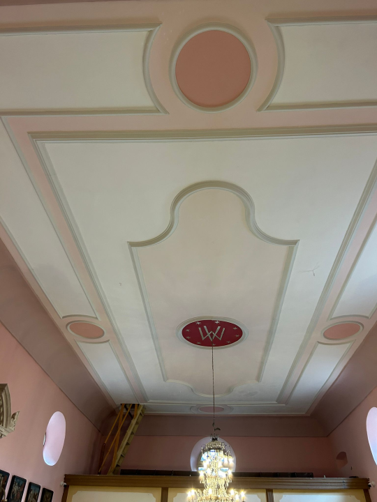 Restauracija neobaroknih stropnih štukatura kruna obnove žirjanske crkve