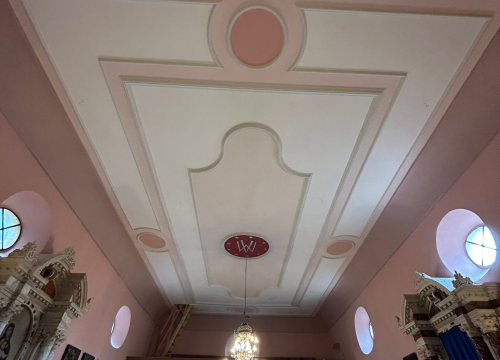 Fotografija 5 - Restauracija neobaroknih stropnih štukatura kruna obnove žirjanske crkve