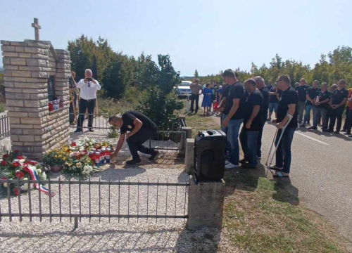 Fotografija 2 - Obilježena 30. godišnjica pogibije hrvatskih  branitelja Tomislava Karduma i Šime Džepine