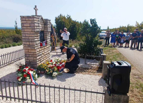 Fotografija 3 - Obilježena 30. godišnjica pogibije hrvatskih  branitelja Tomislava Karduma i Šime Džepine