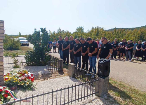 Fotografija 5 - Obilježena 30. godišnjica pogibije hrvatskih  branitelja Tomislava Karduma i Šime Džepine
