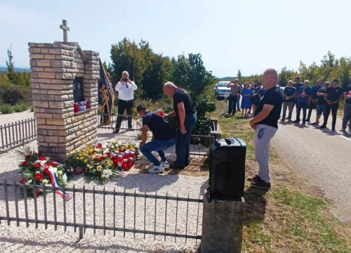 Fotografija 6 - Obilježena 30. godišnjica pogibije hrvatskih  branitelja Tomislava Karduma i Šime Džepine