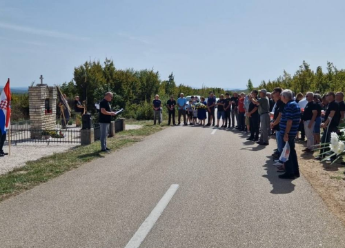 Fotografija 8 - Obilježena 30. godišnjica pogibije hrvatskih  branitelja Tomislava Karduma i Šime Džepine