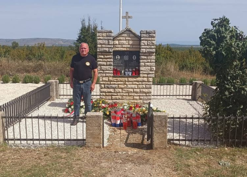 Fotografija 12 - Obilježena 30. godišnjica pogibije hrvatskih  branitelja Tomislava Karduma i Šime Džepine