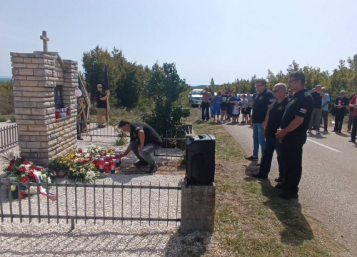 Fotografija 17 - Obilježena 30. godišnjica pogibije hrvatskih  branitelja Tomislava Karduma i Šime Džepine
