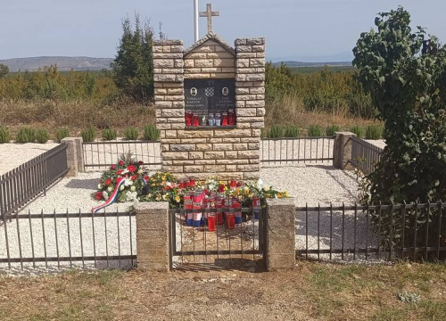 Fotografija 18 - Obilježena 30. godišnjica pogibije hrvatskih  branitelja Tomislava Karduma i Šime Džepine