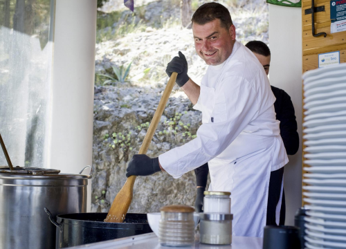 Rižot koji se po izvornom receptu kuha samo u jednom mjestu na svijetu