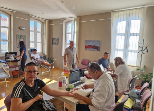 Fotografija 7 - Prvi put s 23 godine: Vodičanin Robert Pašara danas po stoti put darovao krv