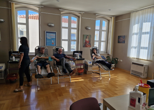 Fotografija 2 - Prvi put s 23 godine: Vodičanin Robert Pašara danas po stoti put darovao krv