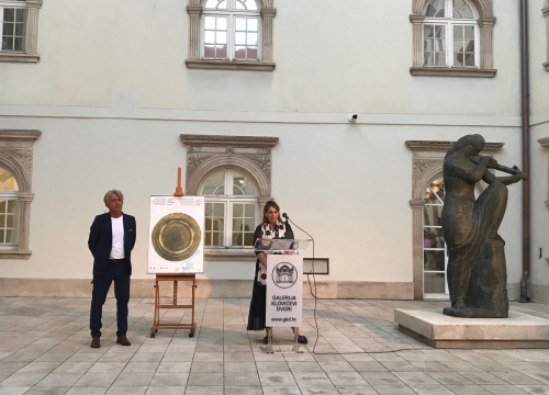 Fotografija 11 - Autorica izložbe šibenskog umjetnika Fortezze u Klovićima: 'Ovo je izložba koja se događa samo jednom u životu'