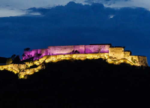 Knin obilježio Svjetski dan sepse ružičastim svjetlima tvrđave