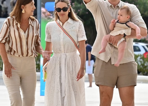 Fotografija 4 - Lijepi Šibenčani i gosti znaju kako dobro izgledati i po promjenjivom vremenu